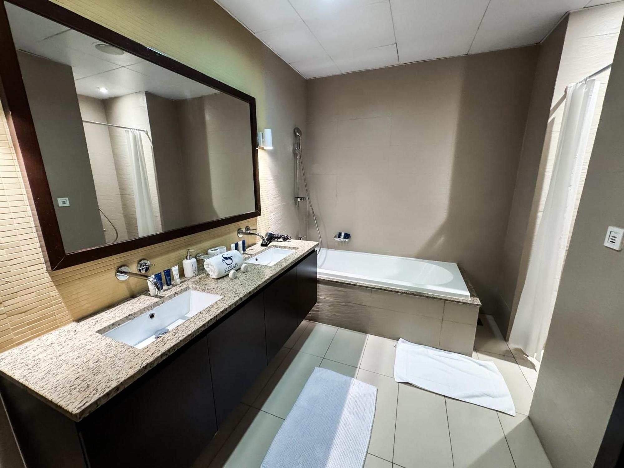 Modern Beachfront 1Br Apartment - Tiara Residence Dubai Luaran gambar
