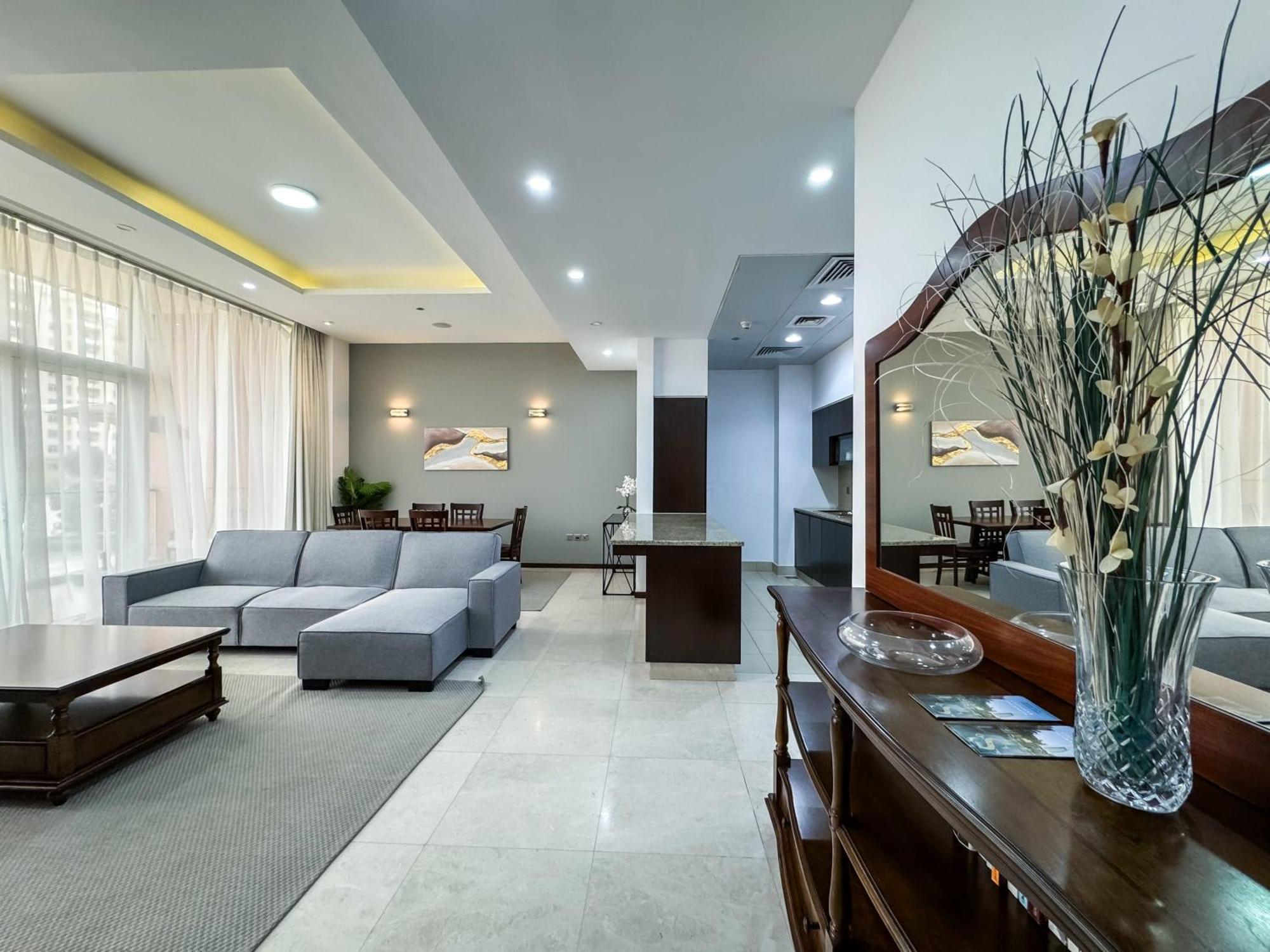 Modern Beachfront 1Br Apartment - Tiara Residence Dubai Luaran gambar
